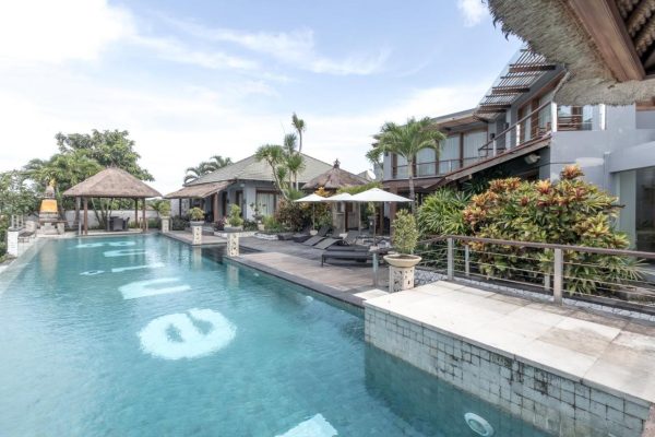 Villa Hening 8 Bedrooms-Jimabaran-02