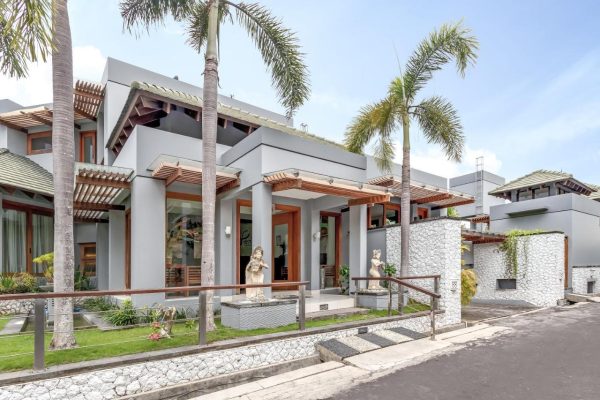 Villa Hening 8 Bedrooms-Jimabaran-06