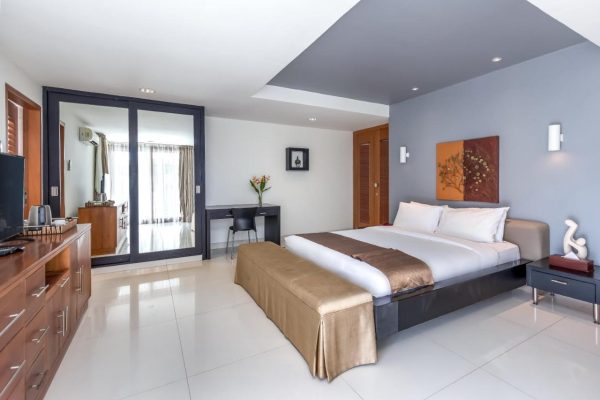 Villa Hening 8 Bedrooms-Jimabaran-10